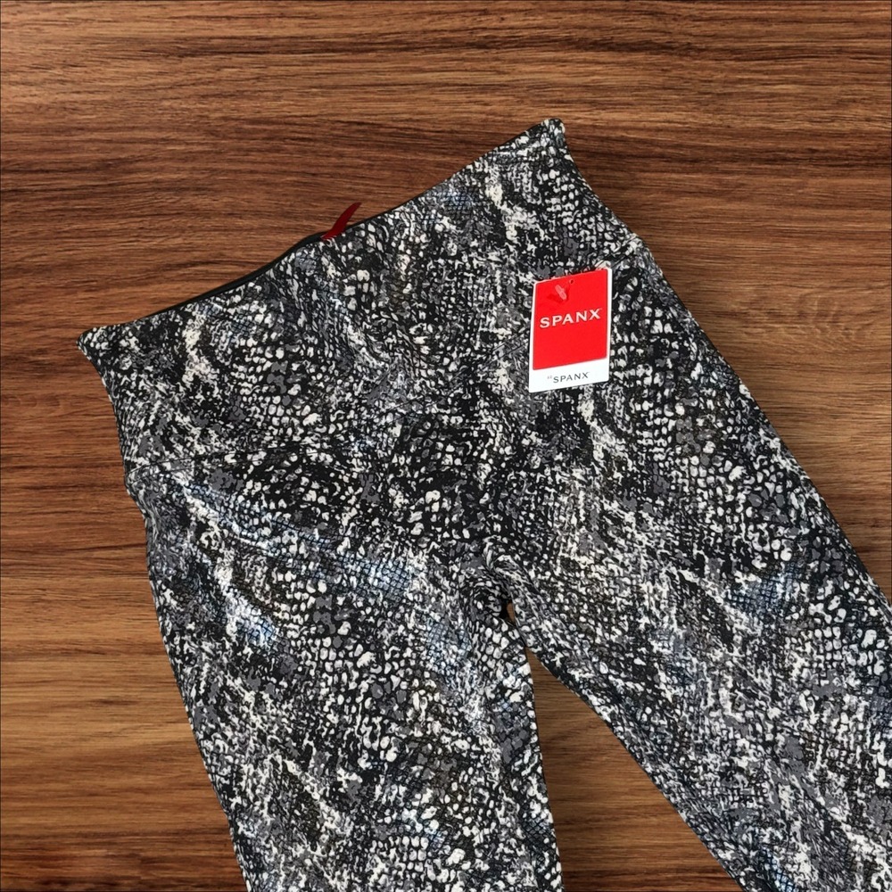 SPANX Faux Leather Snake Print Leggings Pants M Medium Grey Black Shiny